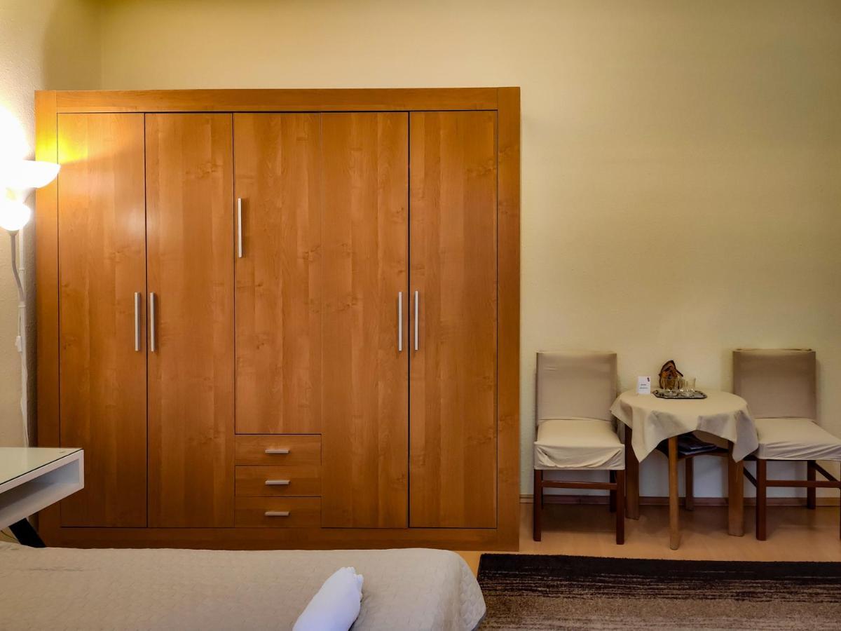 Afrodite Apartmanhaz Еґер Екстер'єр фото