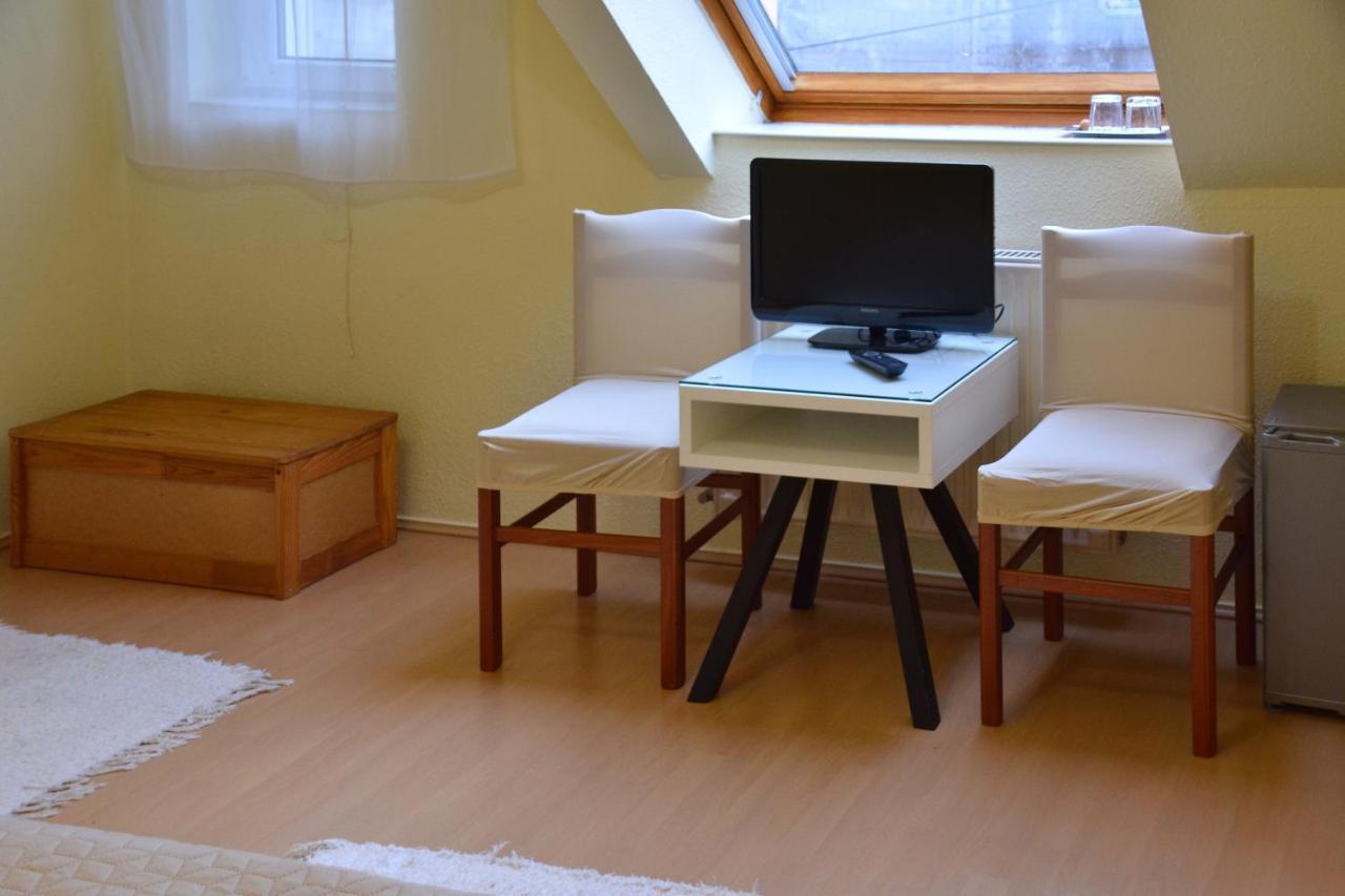 Afrodite Apartmanhaz Еґер Екстер'єр фото