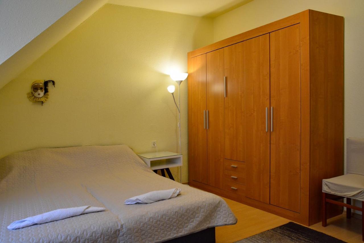 Afrodite Apartmanhaz Еґер Екстер'єр фото