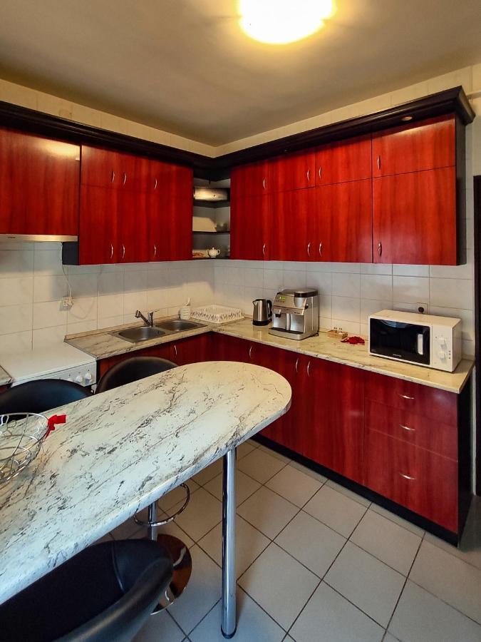 Afrodite Apartmanhaz Еґер Екстер'єр фото